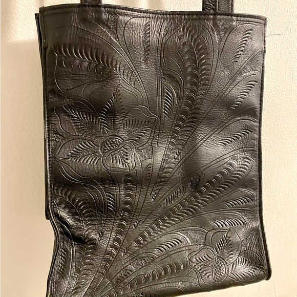 T. Saldivar Black Tooled Leather Classic Shoulder Bag Handbag Purse Tote - Picture 2 of 8